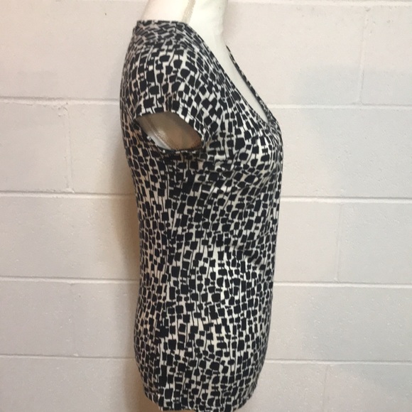 Ann Taylor Loft S/S Top - Picture 4 of 6